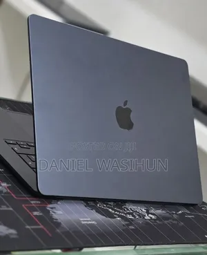 New Laptop Apple MacBook Air 2025 M4 16GB Apple M4 SSD 256GB