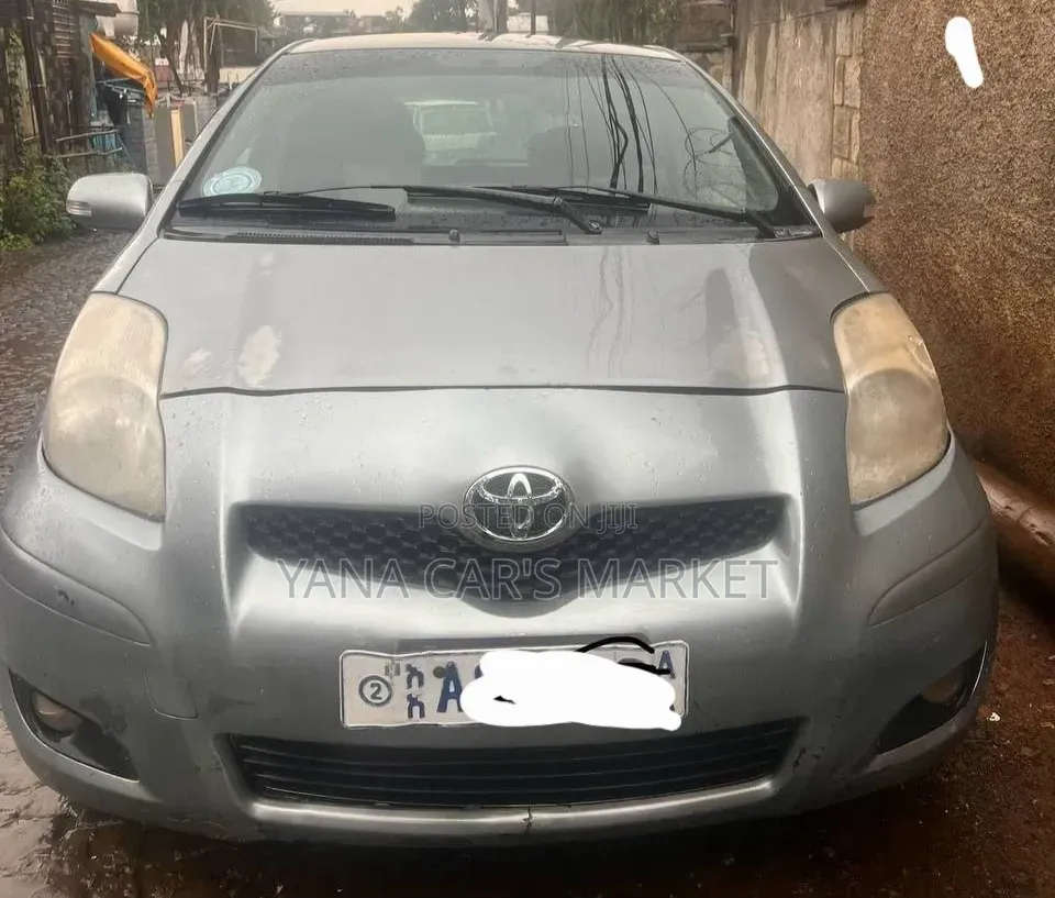 Toyota Yaris 2008 Gray
