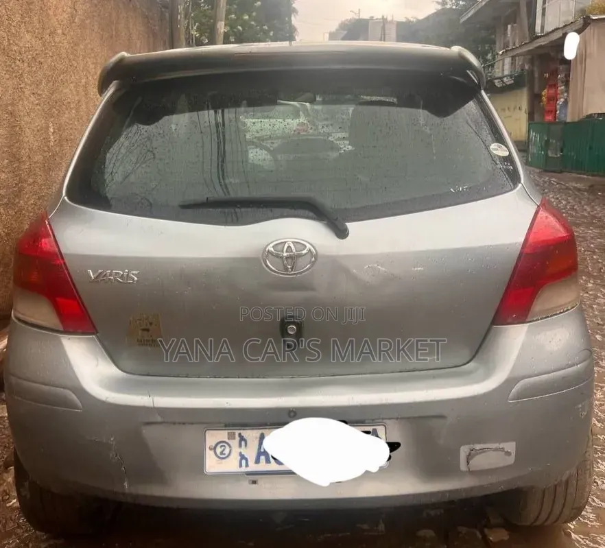 Toyota Yaris 2008 Gray