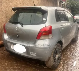 Toyota Yaris 2008 Gray