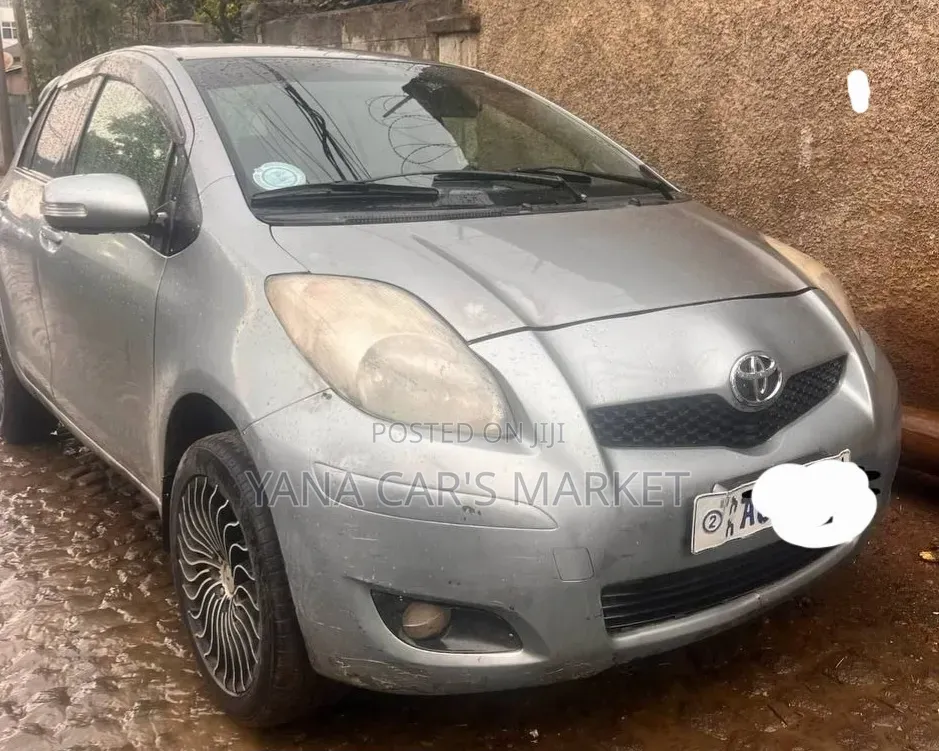 Toyota Yaris 2008 Gray