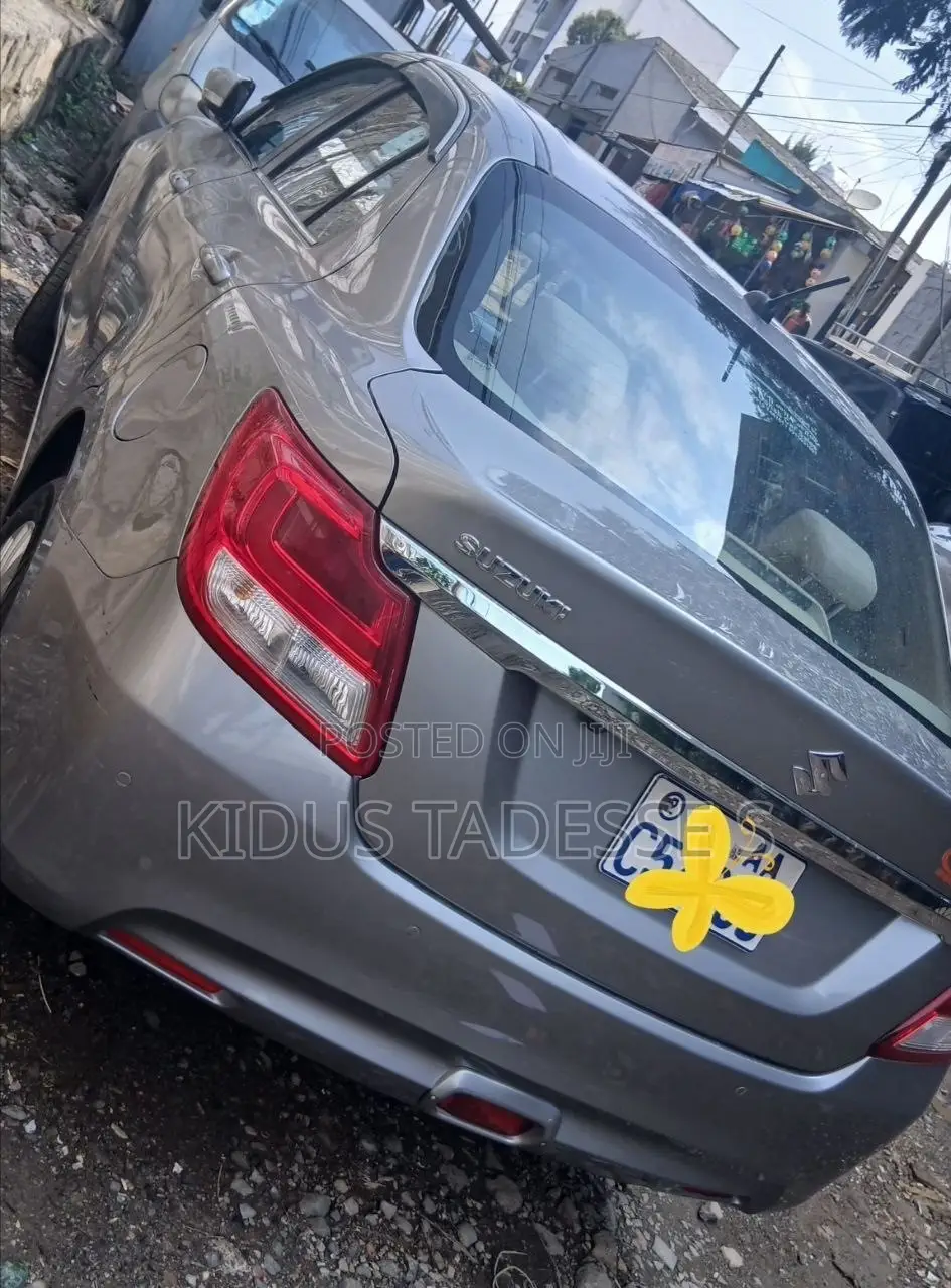 Suzuki Dzire 2022 Silver