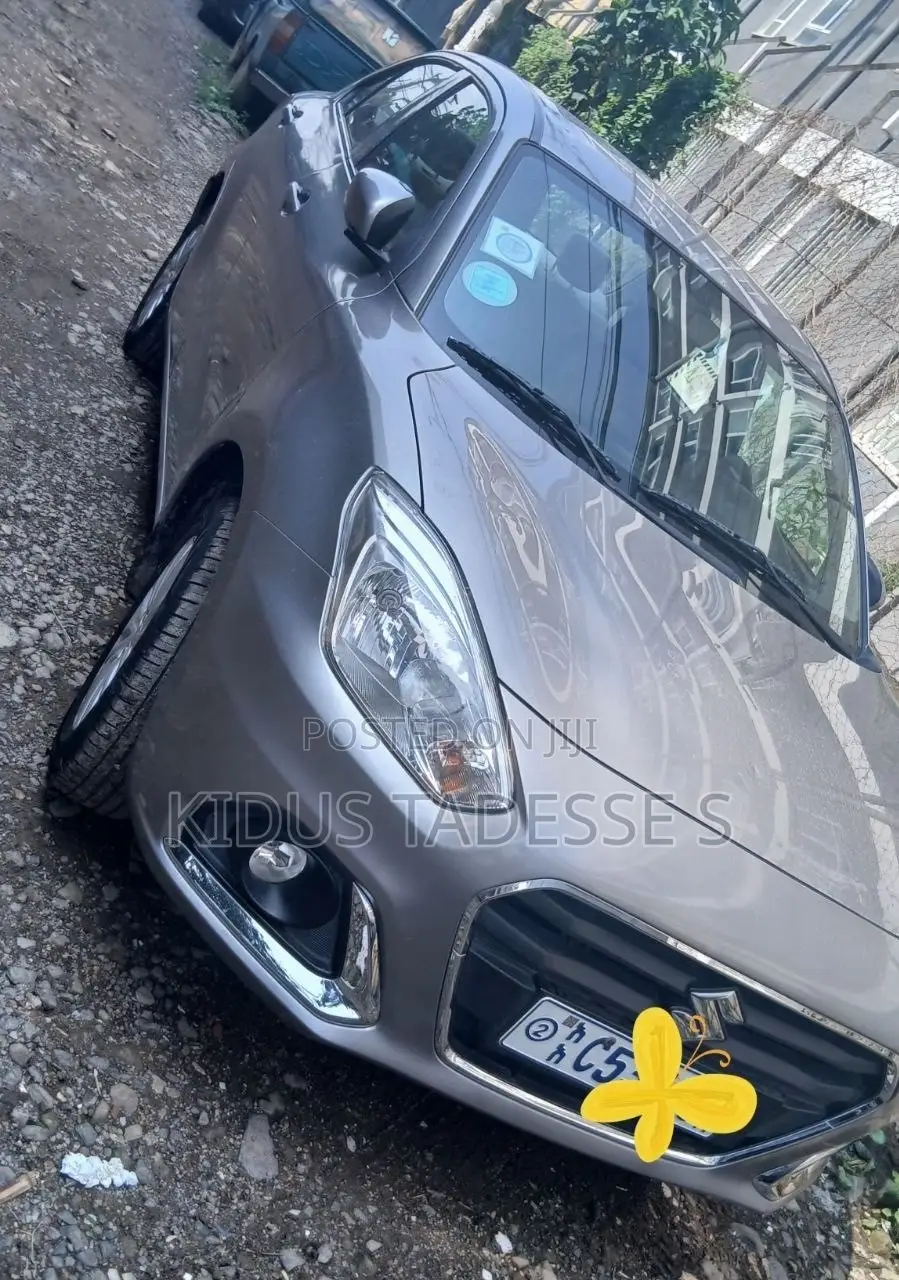 Suzuki Dzire 2022 Silver