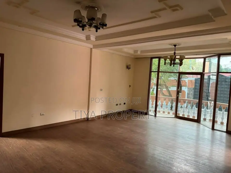 Furnished 5bdrm Villa in Bole for sale