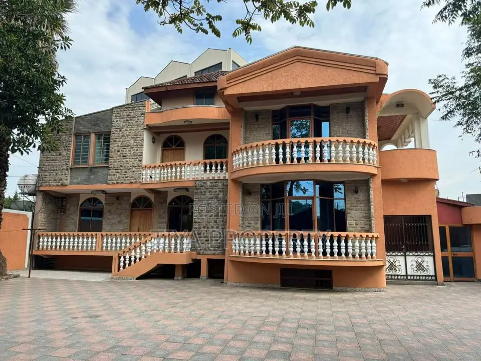 Furnished 5bdrm Villa in Bole for sale