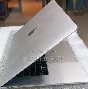 New Laptop Apple MacBook Pro 2018 16GB Intel Core i7 SSD 256GB