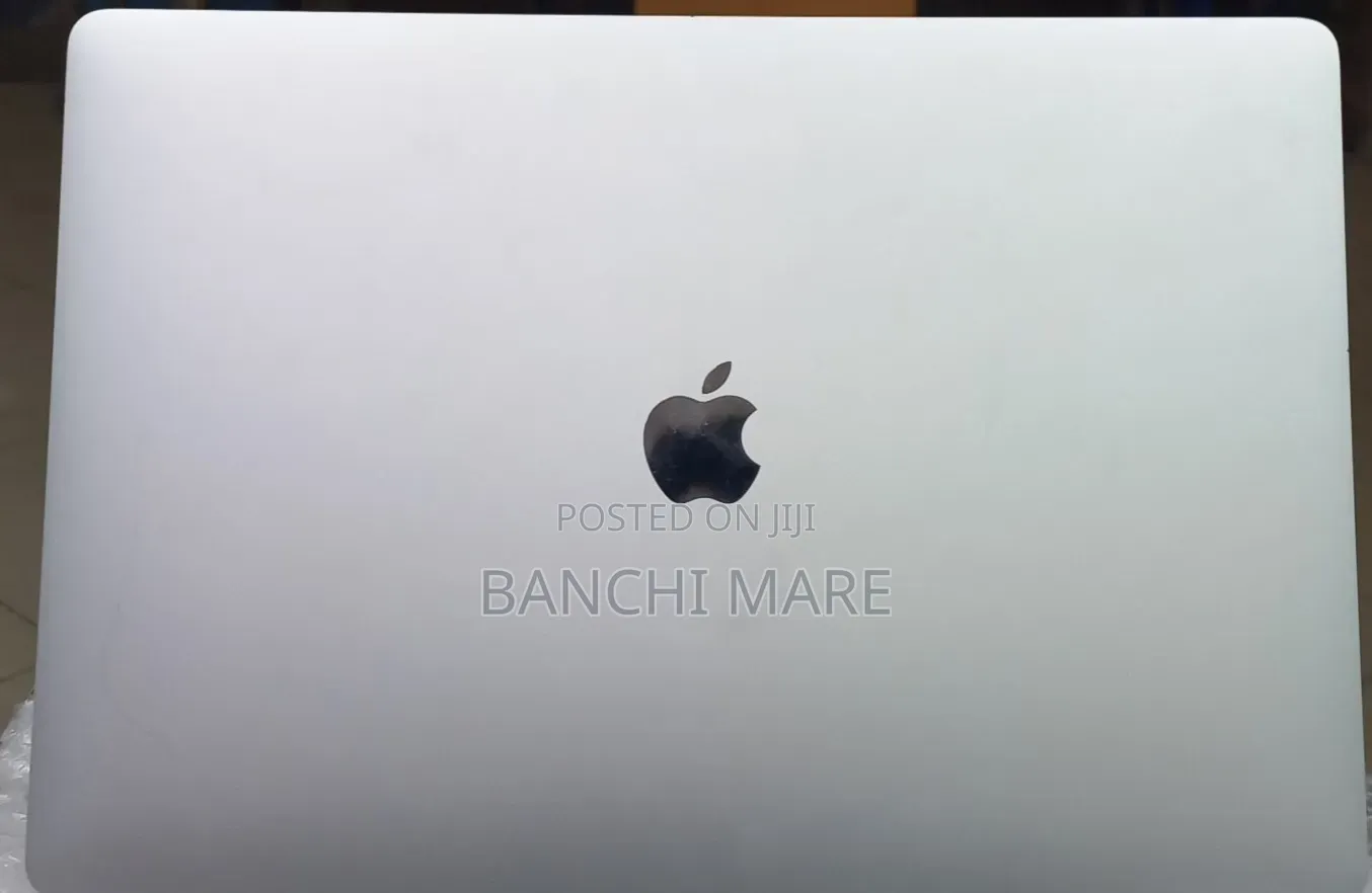 New Laptop Apple MacBook Pro 2018 16GB Intel Core i7 SSD 256GB