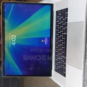 New Laptop Apple MacBook Pro 2018 16GB Intel Core i7 SSD 256GB