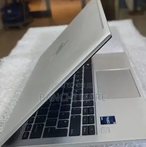 New Laptop HP EliteBook 830 G9 16GB Intel Core i5 SSD 512GB