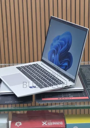 New Laptop HP EliteBook 840 G10 16GB Intel Core i7 SSD 512GB