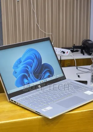 New Laptop HP Pavilion 14 8GB Intel Core i5 SSD 512GB