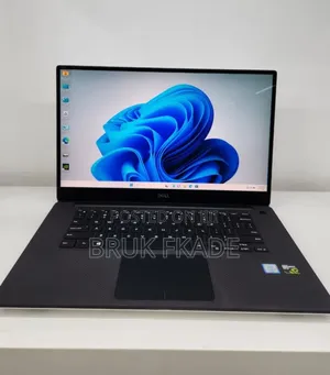 New Laptop Dell XPS 15 16GB Intel Core i7 SSD 512GB