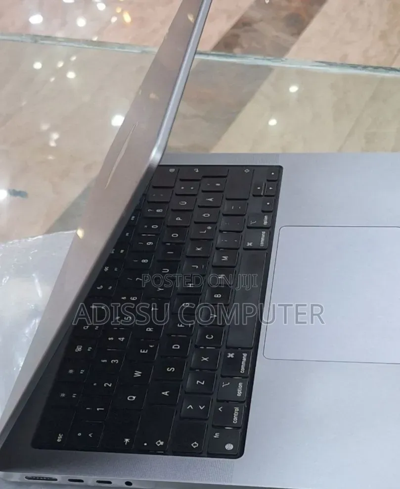 New Laptop Apple MacBook Pro 2021 M1 32GB Apple M1 Pro SSD 1T