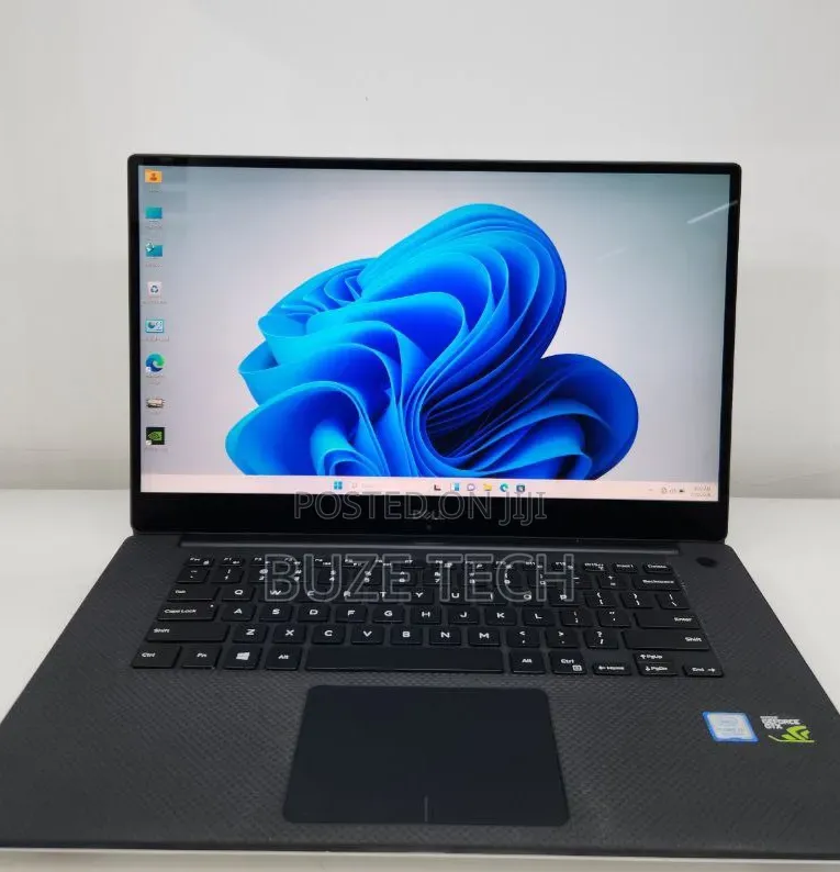 New Laptop Dell 16GB Intel Core i7 SSD 512GB