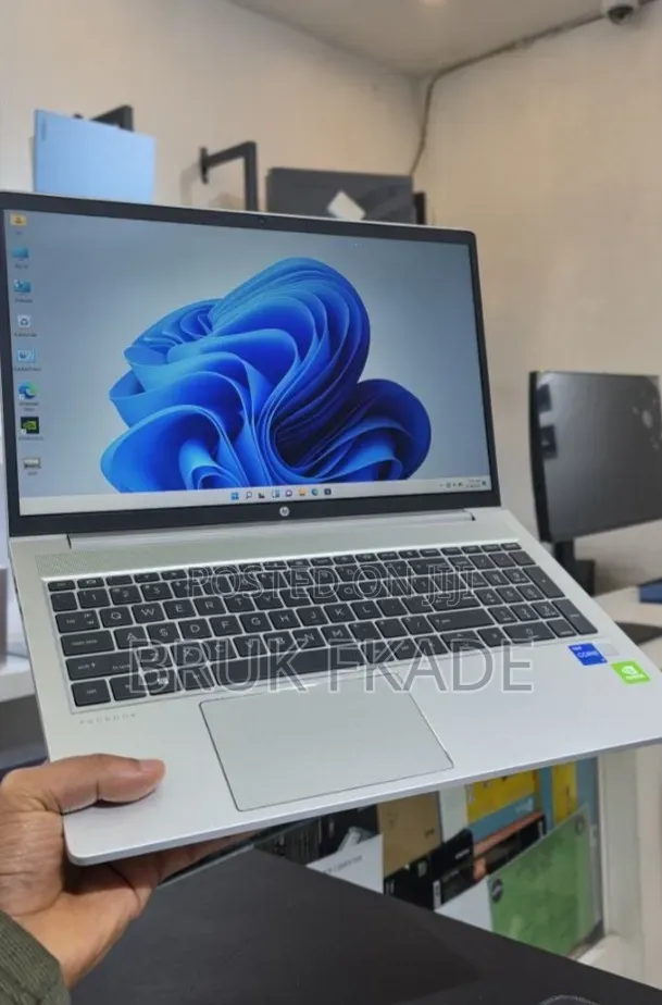 New Laptop HP ProBook 450 G8 16GB Intel Core i7 SSD 512GB