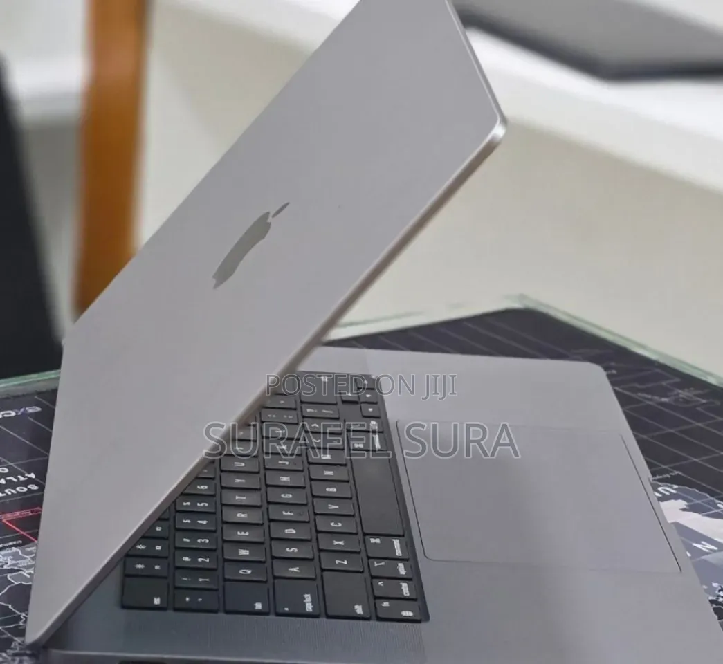 New Laptop Apple MacBook Pro 2023 M2 16GB Apple M2 SSD 512GB