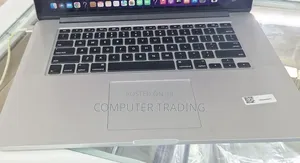 New Laptop Apple MacBook Pro 2015 16GB Intel Core i7 SSD 256GB