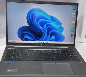 New Laptop HP ZBook Firefly G8 16GB Intel Core i7 SSD 512GB