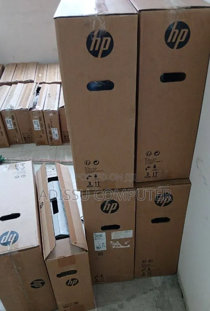 New HP 200 G4 22 All-in-One 16GB Intel Core i7 SSD 256GB