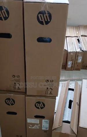 New HP 200 G4 22 All-in-One 16GB Intel Core i7 SSD 256GB