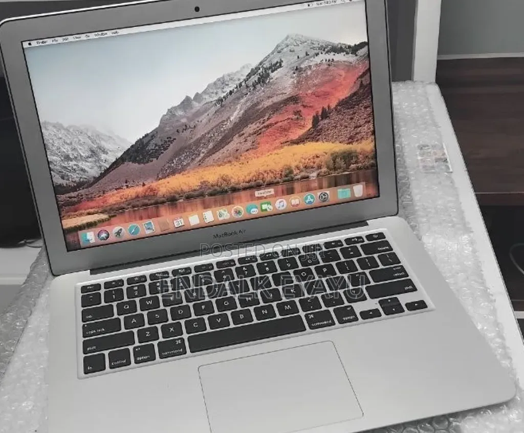 New Laptop Apple MacBook Air 2017 8GB Intel Core i5 SSD 128GB