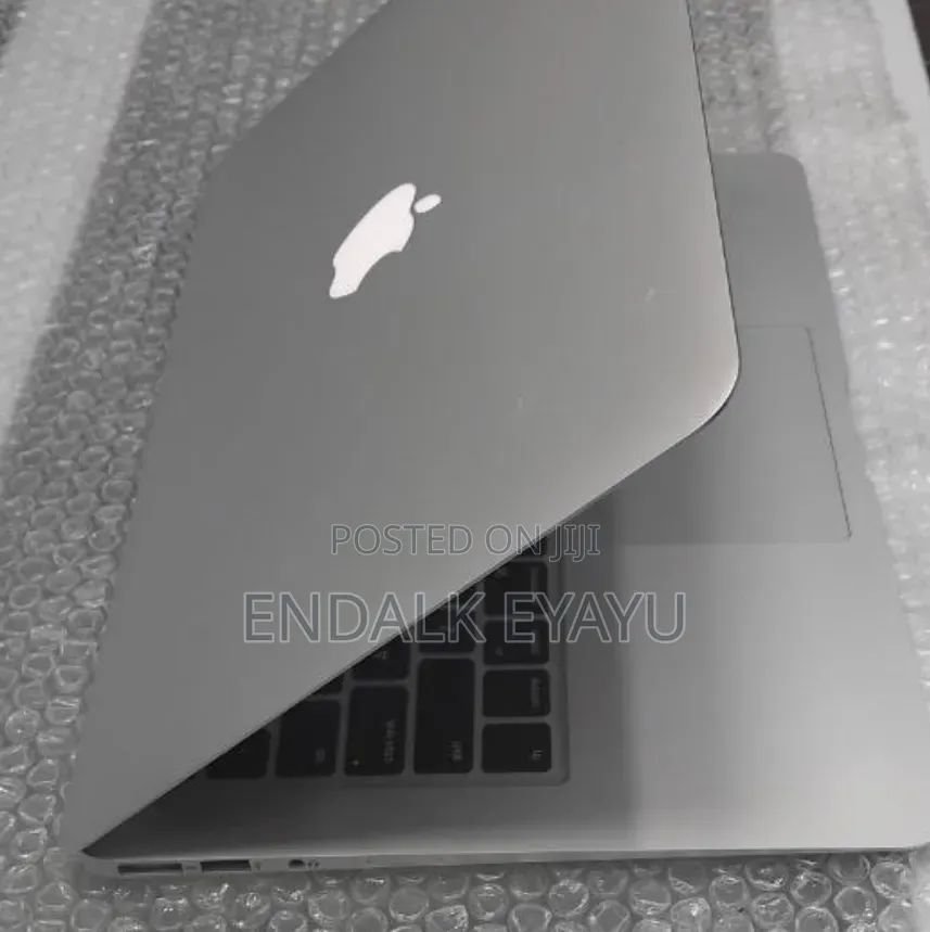 New Laptop Apple MacBook Air 2017 8GB Intel Core i5 SSD 128GB