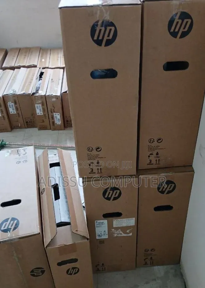 New HP 200 G4 22 All-in-One 16GB Intel Core i7 SSD 256GB