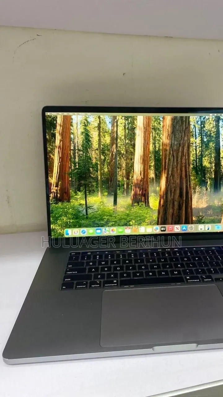 New Laptop Apple MacBook Pro 2019 16GB Intel Core i9 SSD 1T