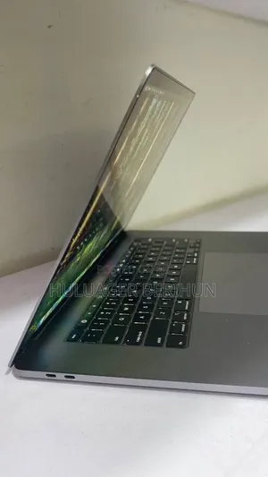 New Laptop Apple MacBook Pro 2019 16GB Intel Core i9 SSD 1T