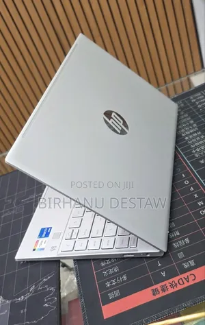 New Laptop HP Pavilion 13 8GB Intel Core i5 SSD 512GB