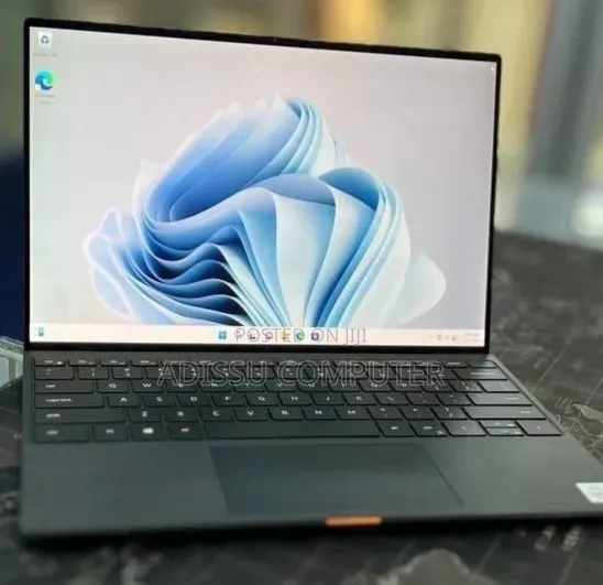 New Laptop Dell XPS 13 8GB Intel Core i5 SSD 512GB