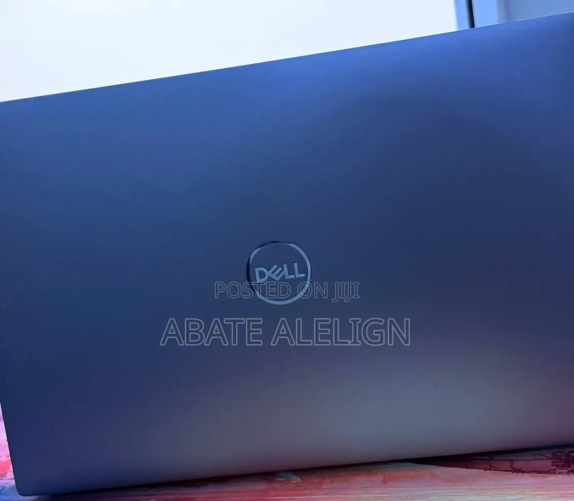 New Laptop Dell Precision 5560 16GB Intel Core i9 SSD 512GB