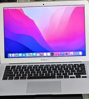 New Laptop Apple MacBook Pro 2017 8GB Intel Core i7 SSD 128GB