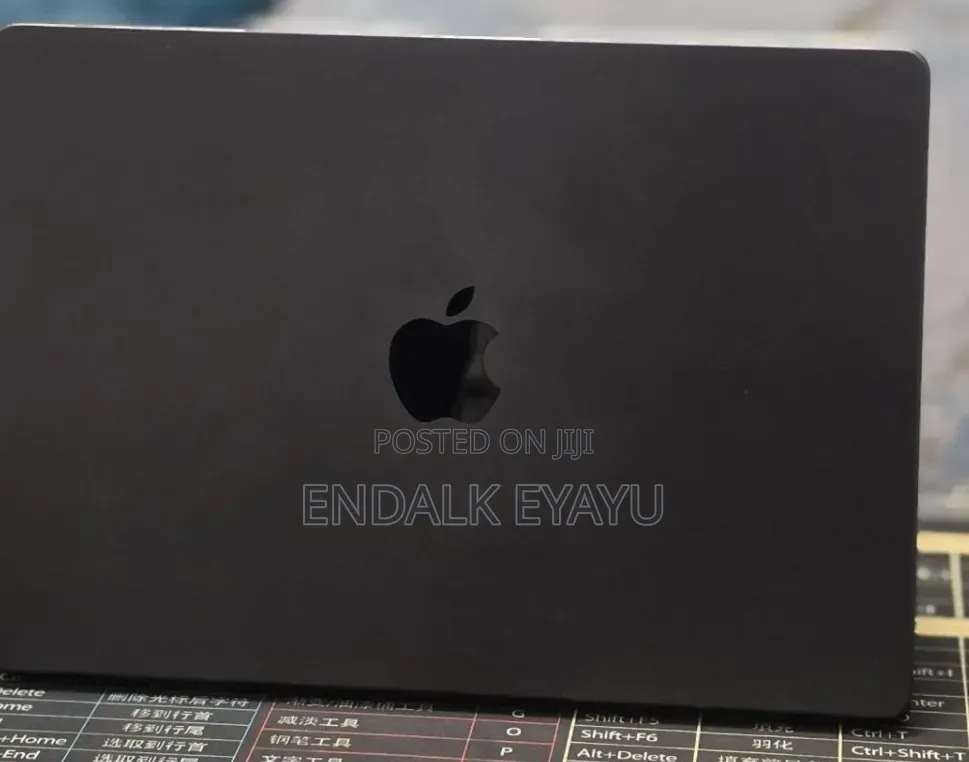 New Laptop Apple MacBook Pro 2024 M4 16GB Apple M4 Pro SSD 512GB
