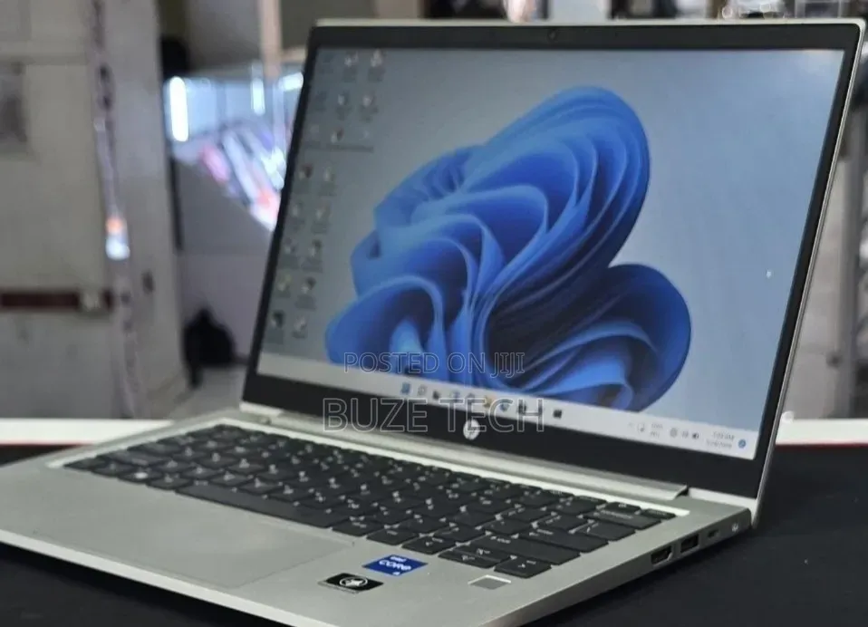 New Laptop HP EliteBook 830 G9 16GB Intel Core i5 SSD 512GB
