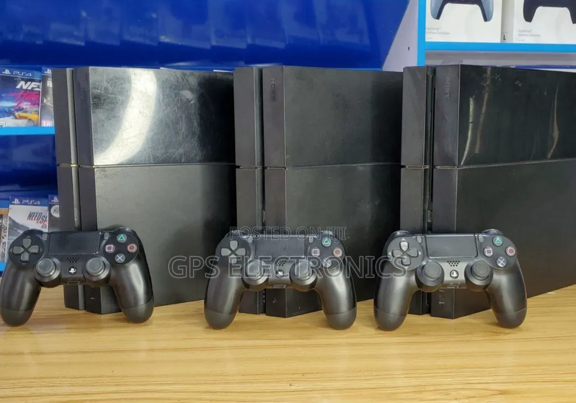 G-Ps STORE አዲስ ዓመት ልዩ አቅርቦት – PS4 FAT ከ2 Original Joystick ጋር