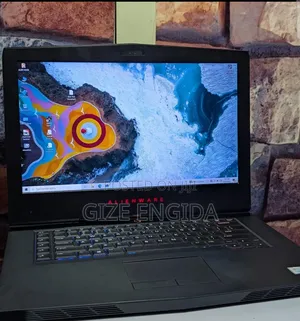 New Laptop Alienware 13 R2 16GB Intel Core i7 SSD 512GB