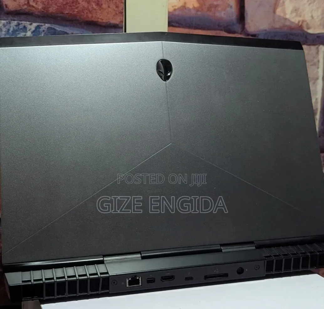New Laptop Alienware 13 R2 16GB Intel Core i7 SSD 512GB