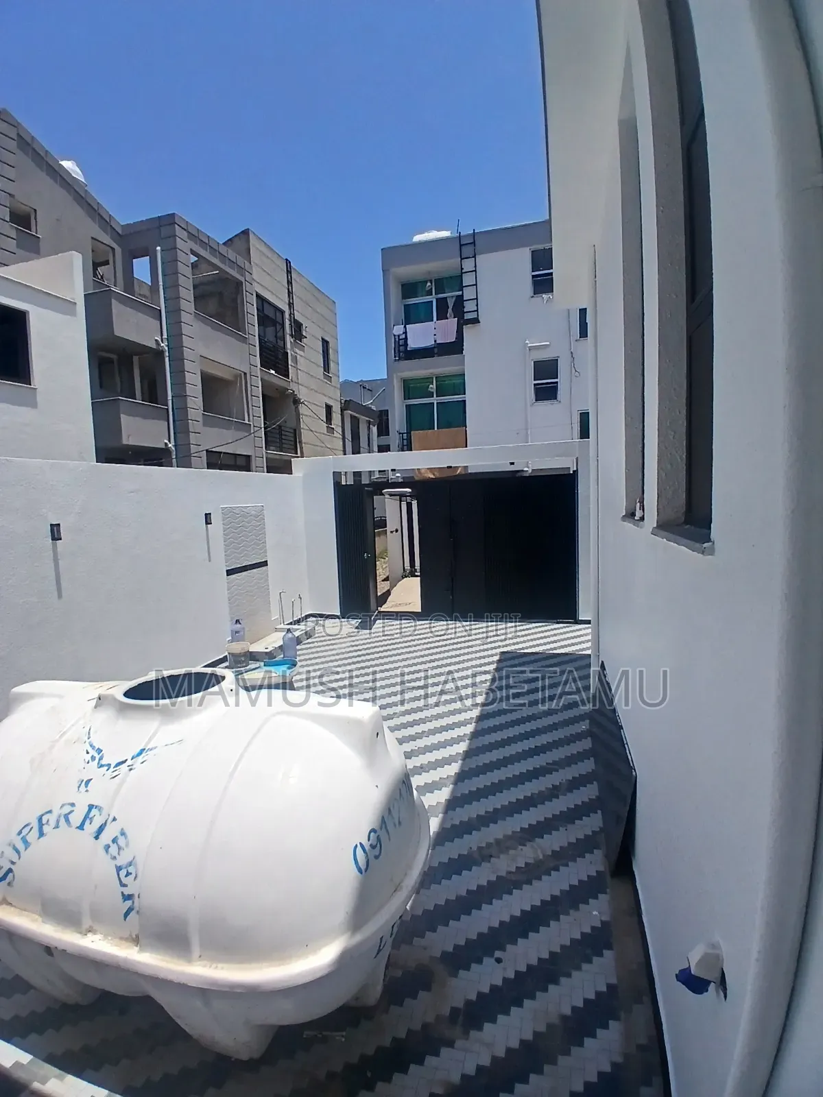 Furnished 6bdrm Villa in ቪላ, Nifas Silk-Lafto for sale