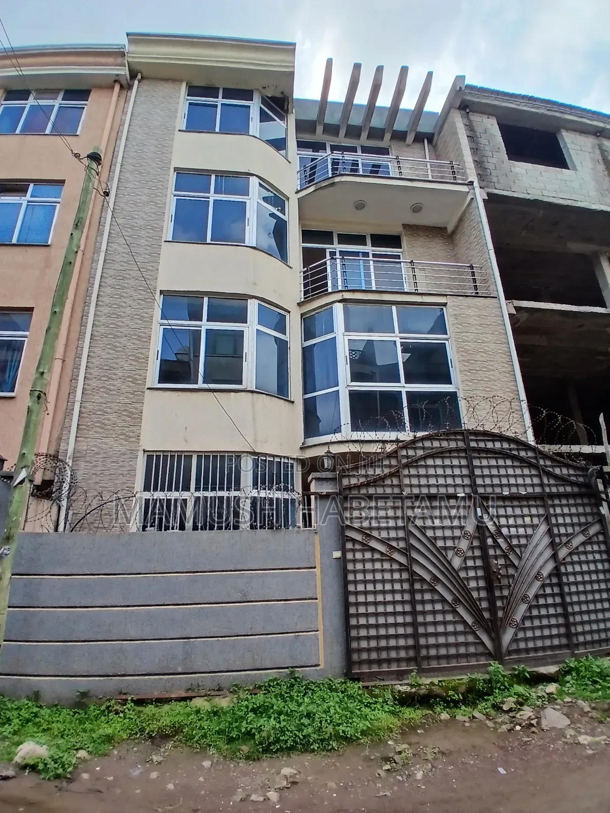Furnished 5bdrm House in 72ማህበር, Nifas Silk-Lafto for sale