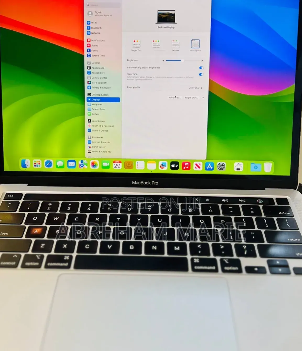 New Laptop Apple MacBook Pro 2021 M1 16GB Apple M1 Pro SSD 256GB