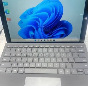 New Laptop Microsoft Surface 8GB Intel Core i7 SSD 256GB