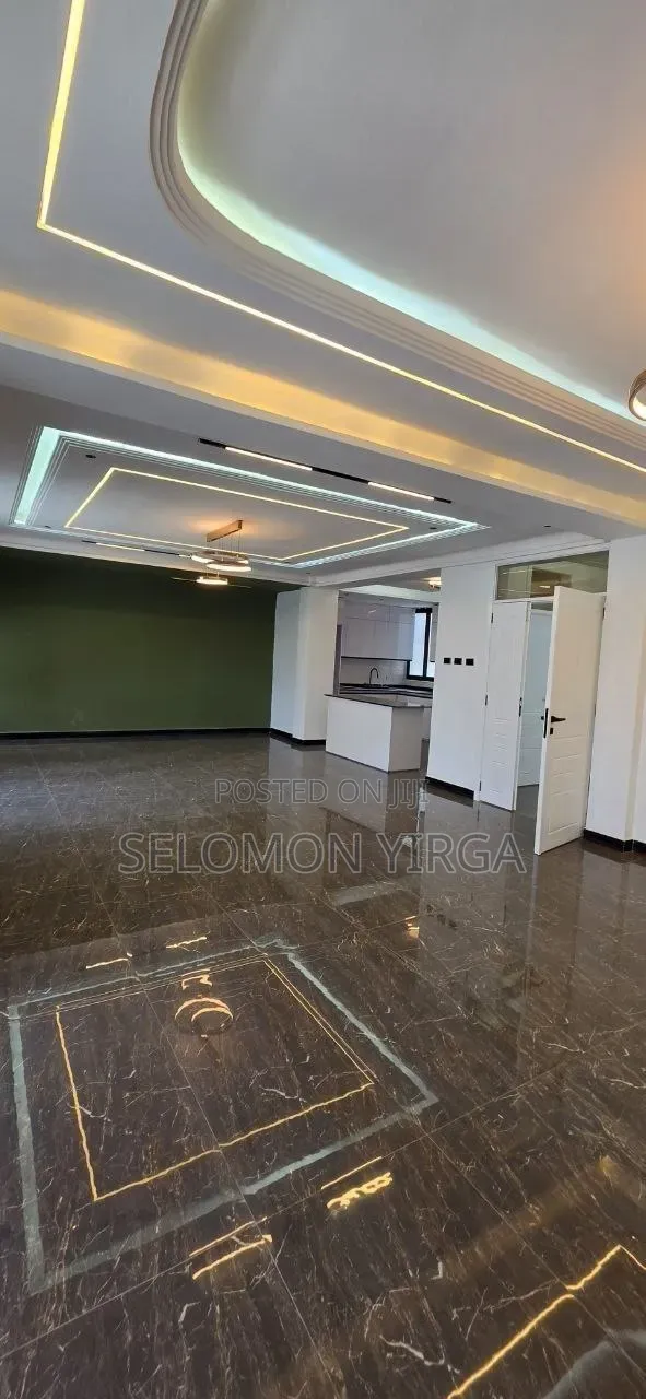 9bdrm House in Adis Ababa, Bole for sale