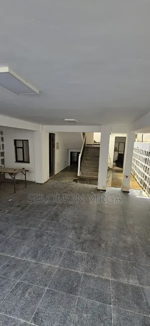 9bdrm House in Adis Ababa, Bole for sale