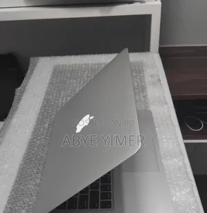 New Laptop Apple MacBook Air 2017 8GB Intel Core i5 SSD 128GB