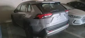 Toyota RAV4 2024 Silver
