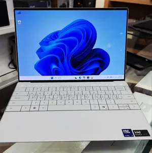 New Laptop Dell XPS 15 16GB Intel Core Ultra 7 SSD 512GB