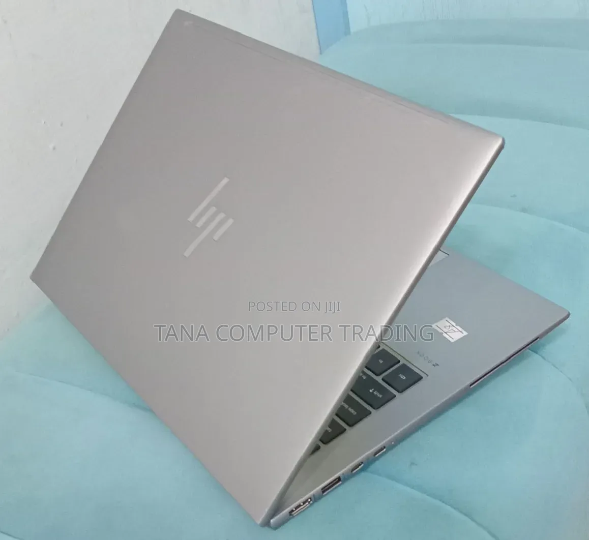 New Laptop HP ZBook Studio G8 16GB Intel Core i7 SSD 512GB