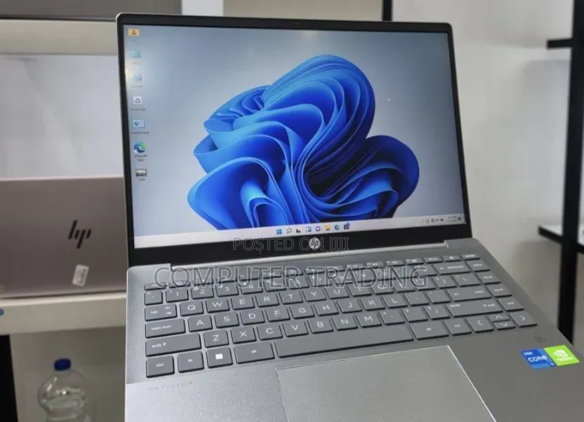 New Laptop HP Pavilion x360 16GB Intel Core i5 SSD 512GB