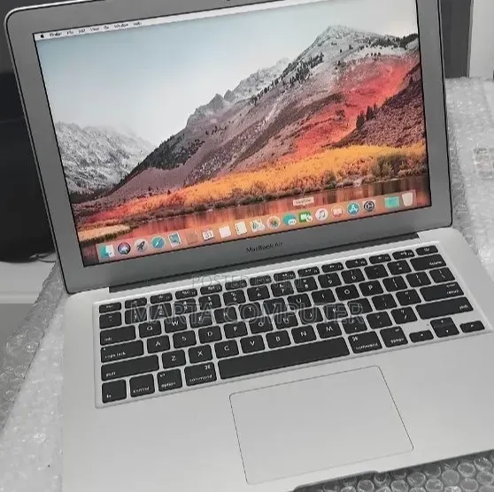 New Laptop Apple MacBook Air 2017 8GB Intel Core i5 SSD 128GB